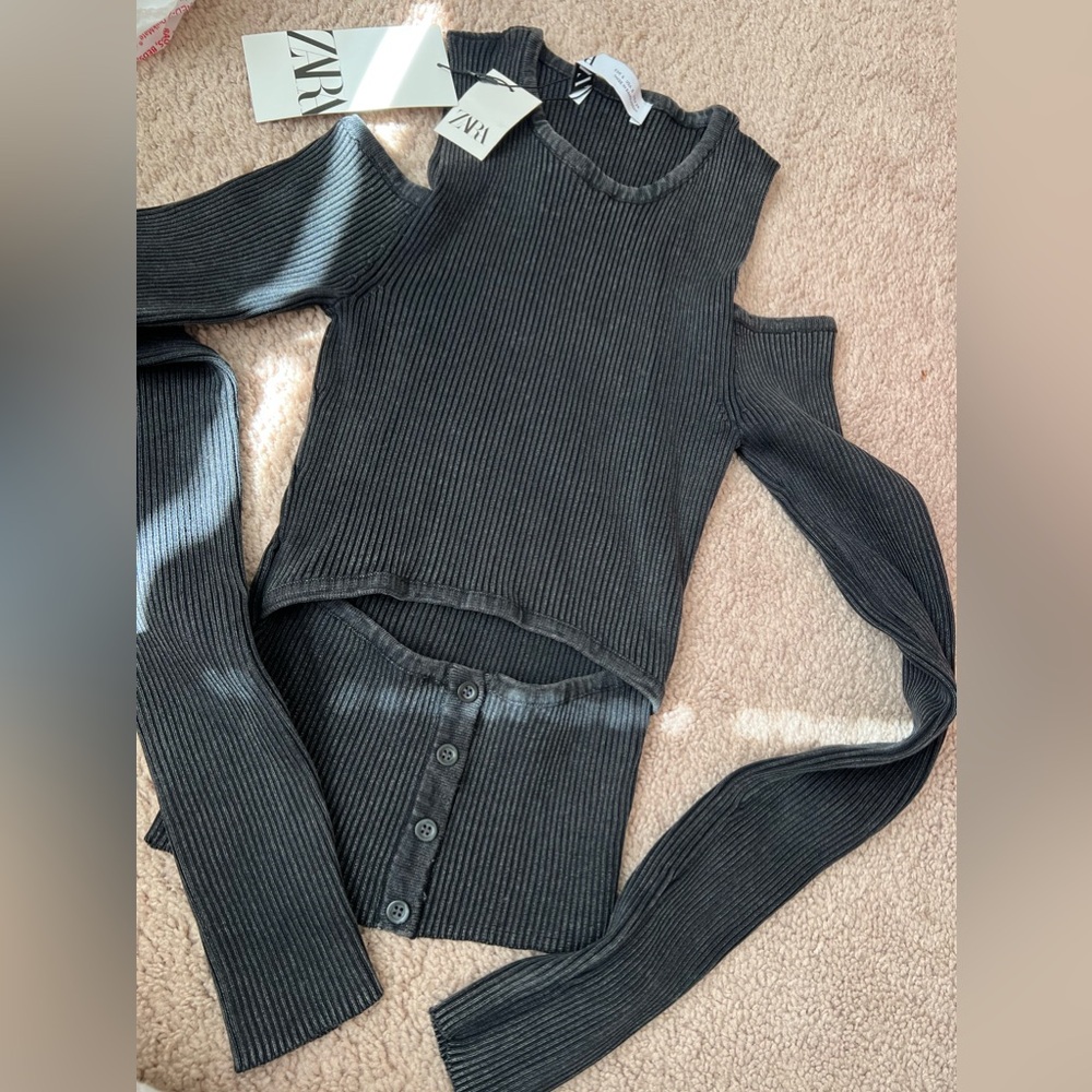 - Zara Black Ribbed Knit Top NEW WITH TAGS. READ DESCRIPTION